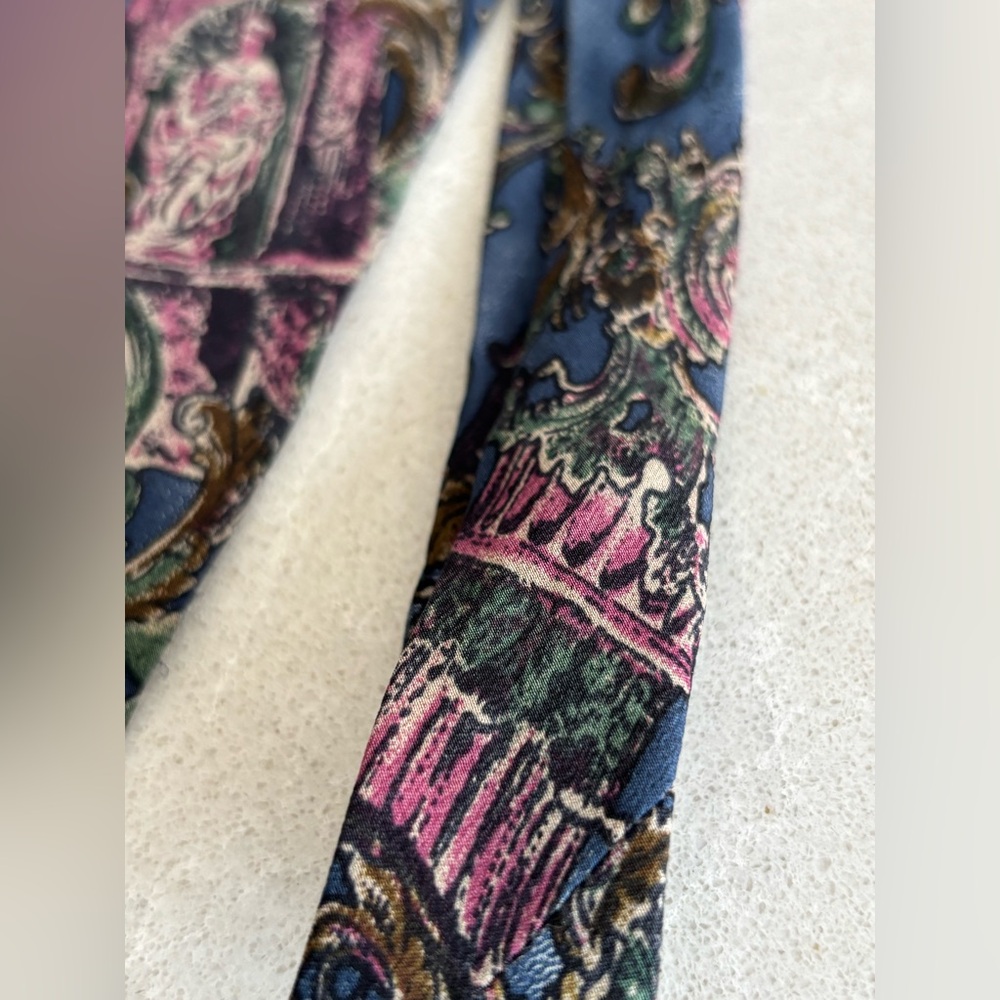 Eaton Men’s Vintage Paisley 100% Silk Tie Baroque Pattern Italian Design Pink - Picture 5 of 8